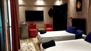 Down comforters, minibar, individually decorated, free WiFi