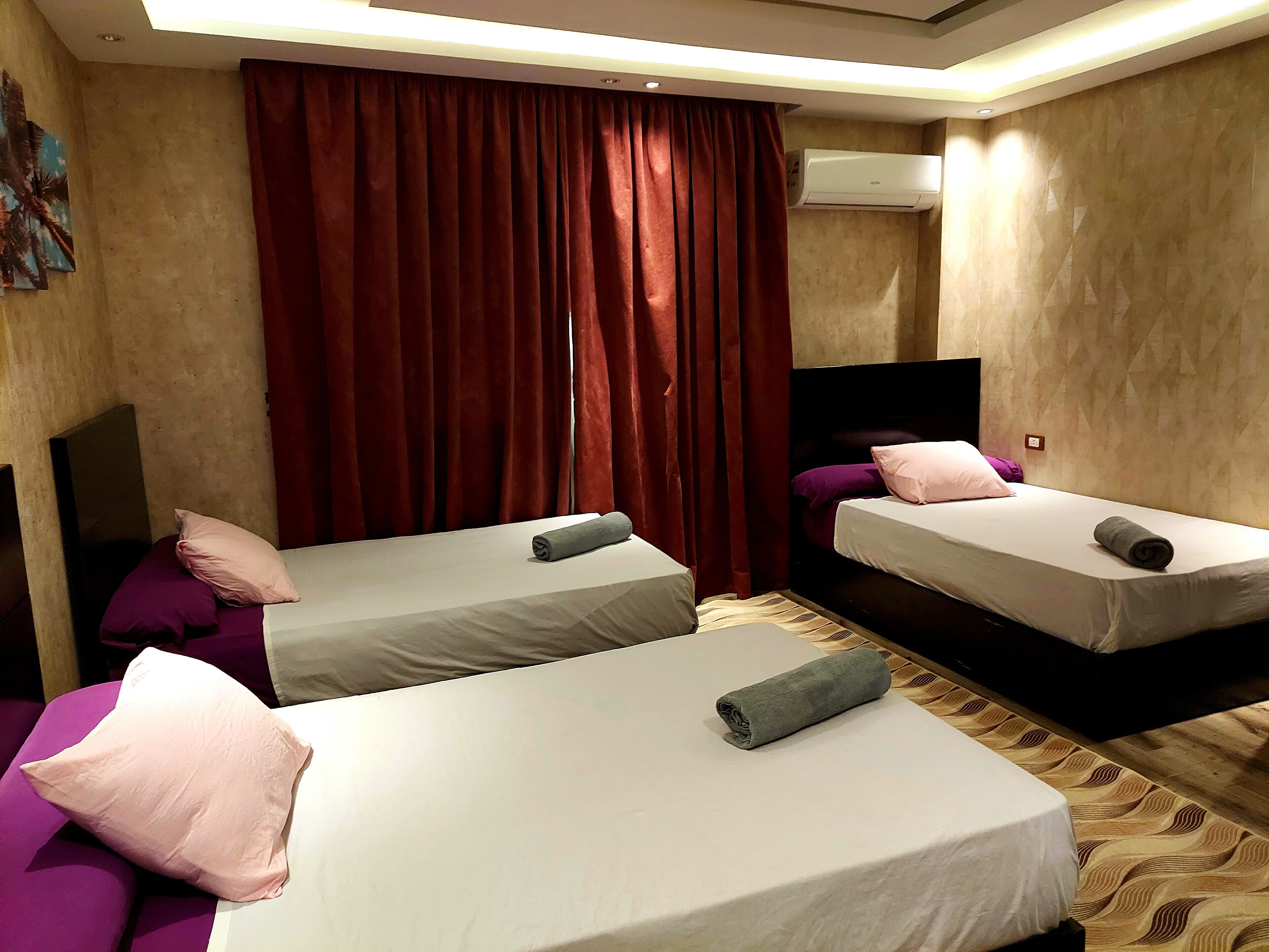 Down duvets, minibar, individually decorated, free WiFi