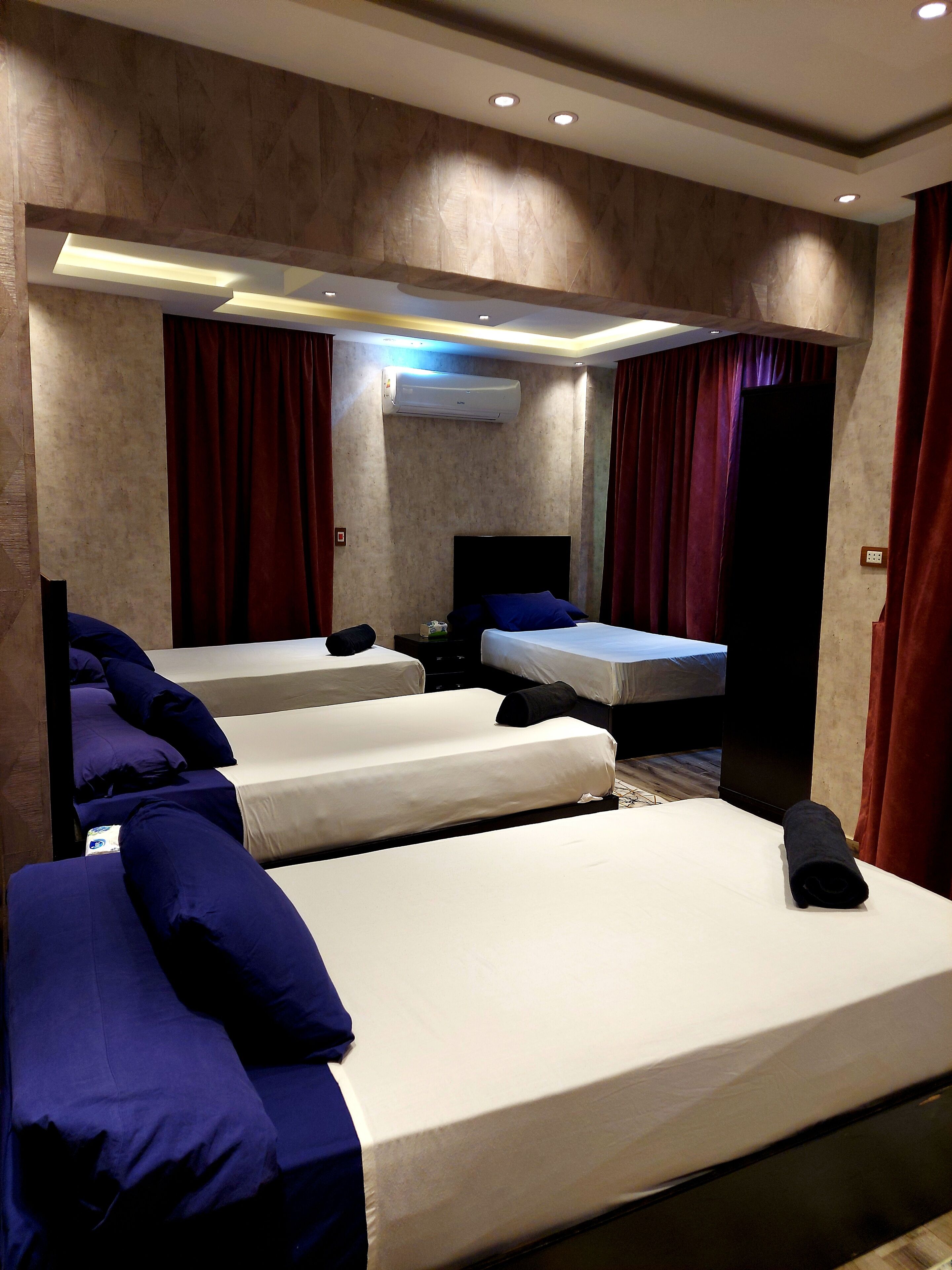 Down comforters, minibar, individually decorated, free WiFi