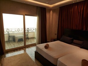 تفاصيل الفندق من الداخل