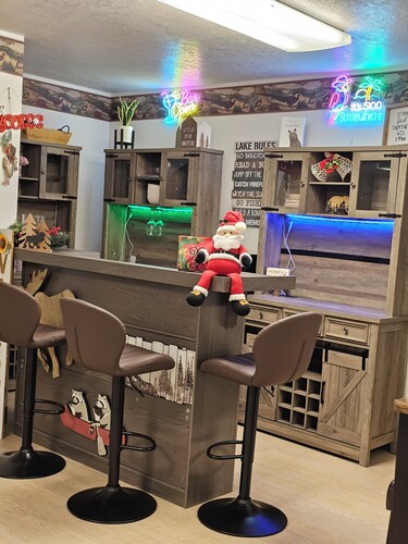 Cozy Suite apartment with a nice view , WiFi in welcoming Whitehall