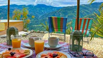 Free daily continental breakfast