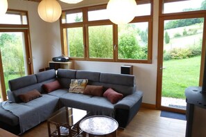 TV, fireplace, foosball - Chalet avec grand jardin en Chartreuse (Alpes) (Miribel-les-Échelles)