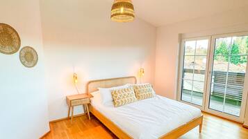 2 bedrooms, desk, iron/ironing board, free WiFi