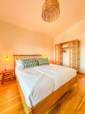 2 Schlafzimmer, Schreibtisch, Bügeleisen/Bügelbrett, kostenloses WLAN