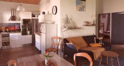 Maison en Bois à la Campagne. Animaux de Compagnie Acceptés