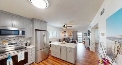 Walk to the Ocean - 2 bed 2 bath Condo in Cherry Grove Beach SC