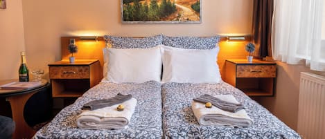 Soundproofing, free WiFi, bed sheets