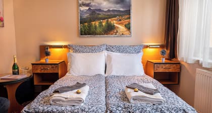 Kristal Hotel