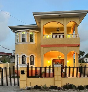 Exterior - Luxury one-bedroom suburban apartment in Melanie Damashana ECD (Non-Pariel)