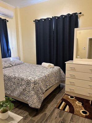 2 quartos, ferros/tábuas de passar roupa, Wi-Fi de cortesia