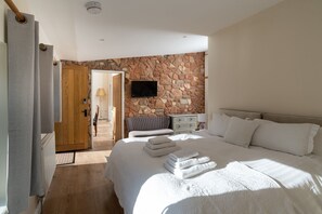 3 makuuhuonetta, yksilöllisesti sisustettu, yksilöllisesti kalustettu