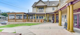 Downtown Kemah Rental ~ 3 Blocks to Boardwalk!