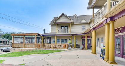 Downtown Kemah Rental ~ 3 Blocks to Boardwalk!