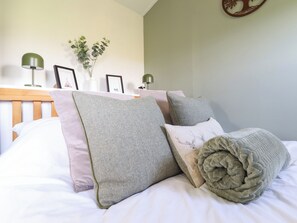 Cottage | 1 bedroom, individually decorated, individually furnished, free WiFi