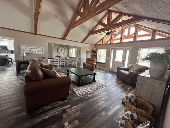 Smart-tv en een open haard