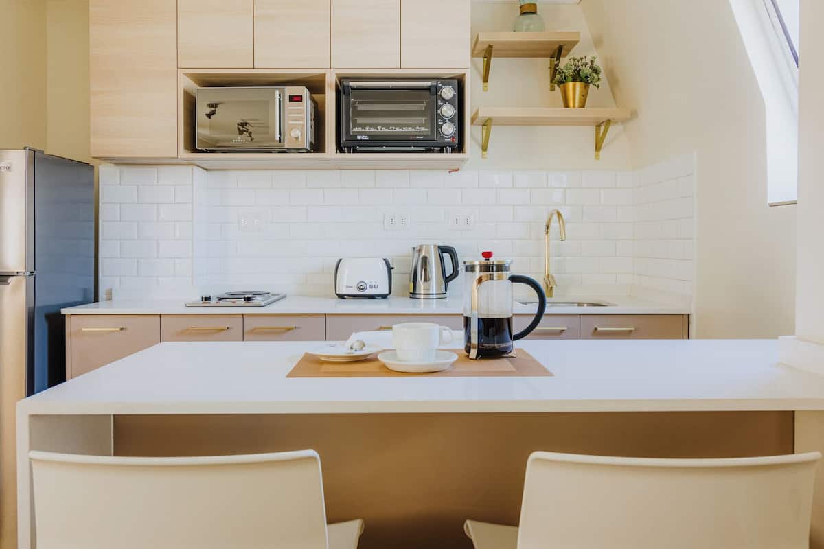 51 Elevated Apt. in Prov. / Elevado | Private kitchen | Mini-fridge, microwave, cleaning supplies