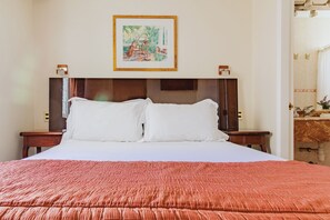 24 Charming Apt. in Prov. / Encantador | 1 chambre, couette en duvet d'oie, surmatelas