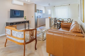 Living area - Orly Suites (Santiago)