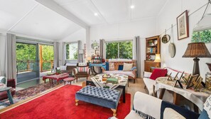 Smart TV, fireplace - The Cottage in Blackheath (Blackheath)