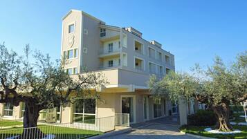 Fassade der Unterkunft â Abend/Nacht