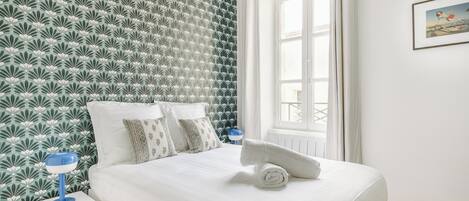 4 bedrooms, WiFi, bed sheets