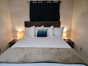 2 bedrooms, desk, WiFi, bed sheets - 070A Cozy Studio w/Kitchen near South Rim Sleeps 4 (Williams)