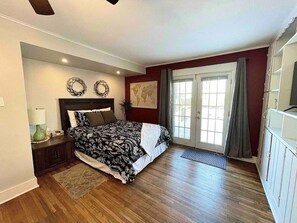 3 bedrooms, iron/ironing board, travel crib, free WiFi