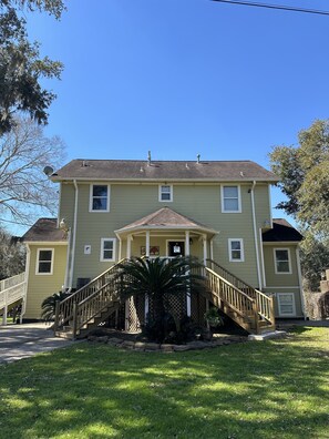 Exterior - Great for Big Groups & Families! Waterfront, Boathouse, Pool Table, Dog-Friendly (Brazoria)