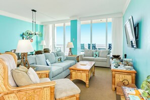 TV - Aquatic Hermit Crab Retreat, Direct Beach Access, Heated Pool! (Galveston)