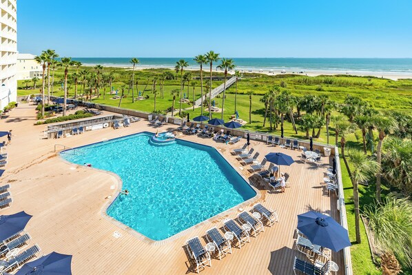 A heated pool - 0315 Coastal Luxe Residences (Galveston)