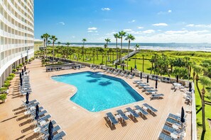 A heated pool - 0215 Coastal Chill Haven Retreat, Direct Beach Access, Heated Pool & Spa! (Galveston)