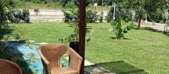 Guest House L'orto di Antonio, surrounded by greenery a few steps from the sea