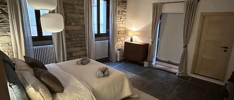 2 bedrooms, iron/ironing board, travel crib, free WiFi