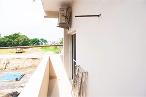 Property grounds - Cozy Spacious 1BR in Gombe, Kinshasa (Kinshasa)