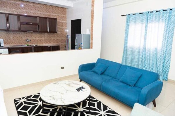 Smart TV - Cozy Spacious 1BR in Gombe, Kinshasa (Kinshasa)