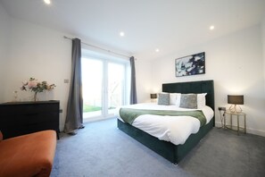 Premium-Apartment | 1 Schlafzimmer, Allergikerbettwaren, Schreibtisch