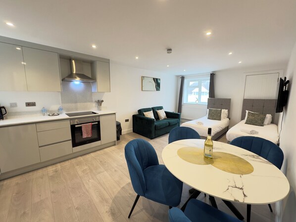 Premier-Apartment | 1 Schlafzimmer, Allergikerbettwaren, Schreibtisch