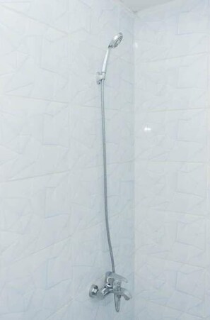 Dusche, Handtücher, Seife, Toilettenpapier