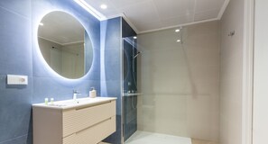 Bathroom - Santa Pola Suites (Santa Pola)