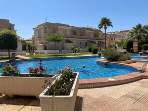 Pool - Lovely 2 bed 2 bath ground floor apartment in Los Alcazares (Los Alcázares)