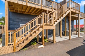 Exterior - Historic Renovated 4-BD Townhome - City Side (Loudon)