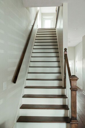 Interior - Historic Renovated 4-BD Townhome - City Side (Loudon)