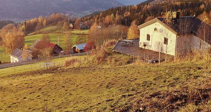 Idyllic cottage on a farm with fantastic views and surrounded by nature.