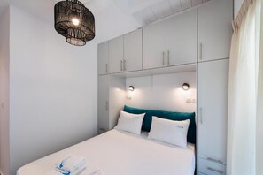 4 bedrooms, iron/ironing board, WiFi - MELODIA LEFKADA MEZONETTE (Nikiana)