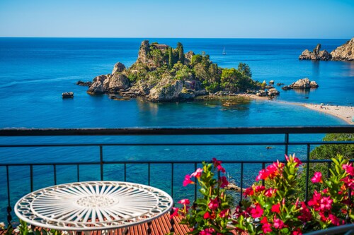 Cozy SeaView apartment in amazing Taormina