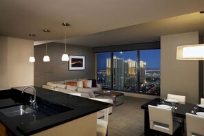 Interior - Elara Center Strip, Hilton Grand Vacations Club Las Vegas 2 Bedroom 2 Bath Condo (Las Vegas)