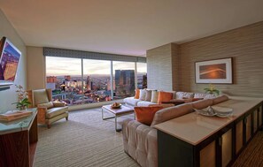 Smart TV - Elara Center Strip, Hilton Grand Vacations Club Las Vegas 2 Bedroom 2 Bath Condo (Las Vegas)