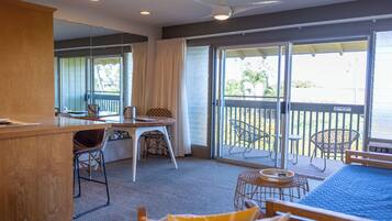 Standard Studio, Garden View | Living area