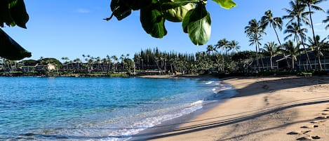 Beach nearby, white sand, sun loungers, beach towels